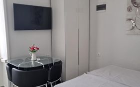 Apartments And Room Vela